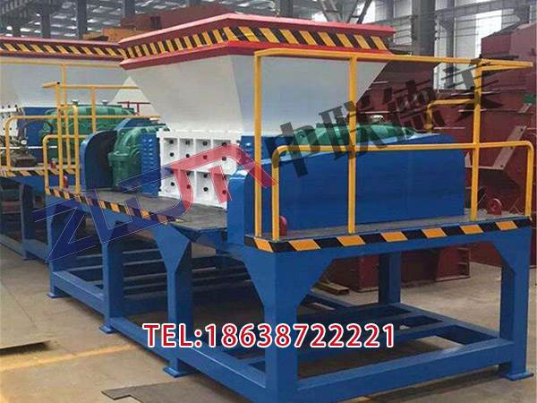 西藏超細(xì)塑料撕碎機工作圖片